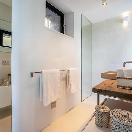5 Terrazze Exclusive Use Villa *